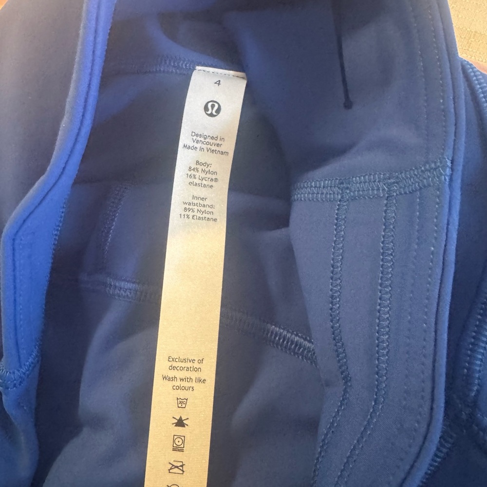 Lululemon Leggings NWOT Size 4 - Picture 2 of 5
